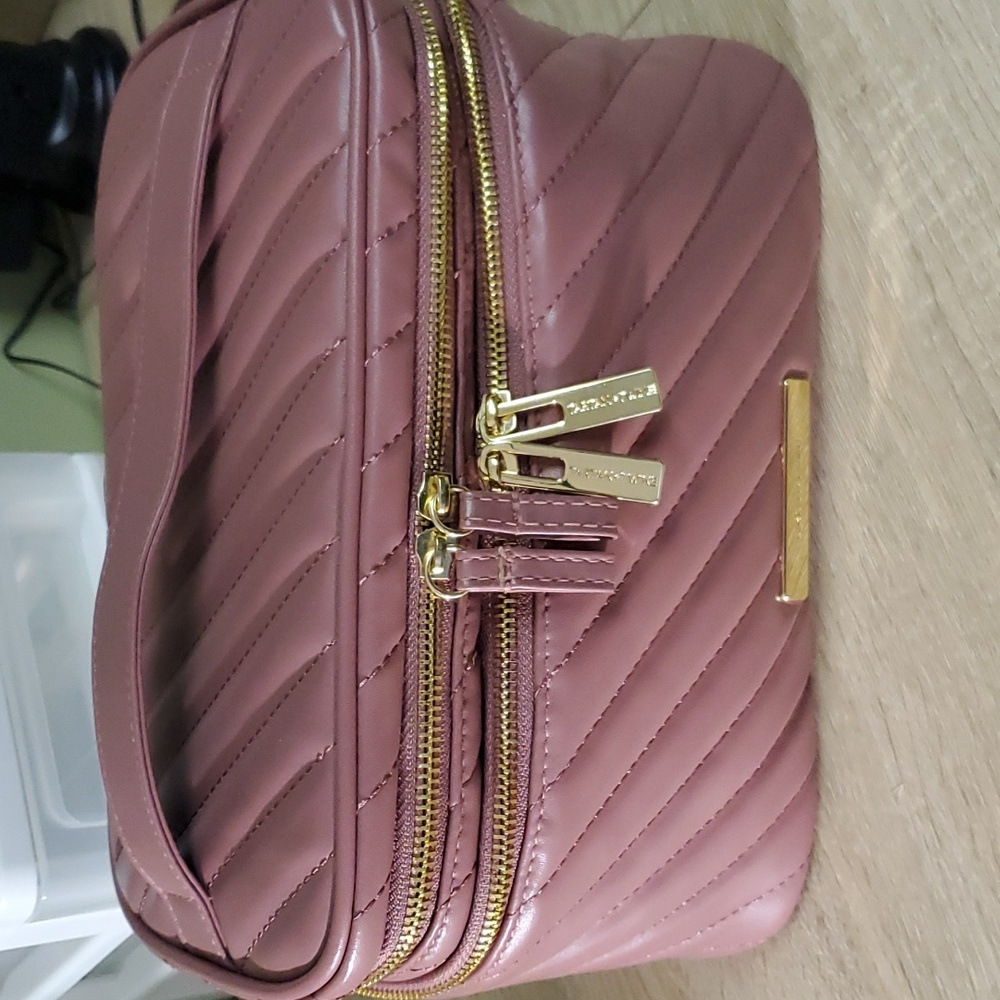 Cosmetic bag
